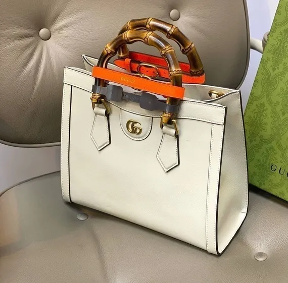 Зеленая сумка Gucci Diana маленького размера белый