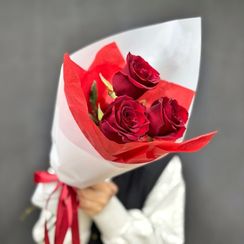 Букет из 3 красных роз