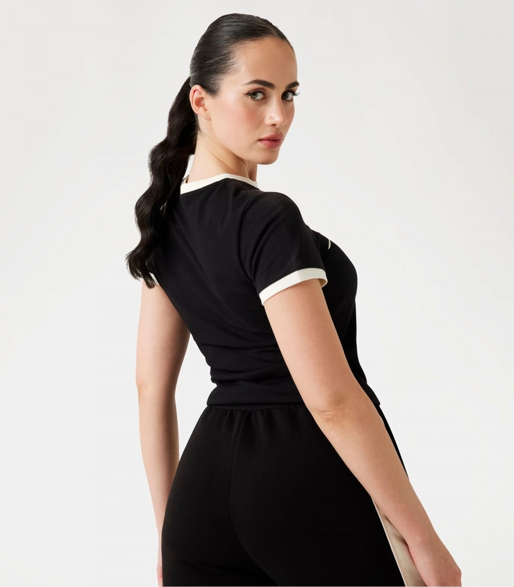 Футболка  женская GUESS