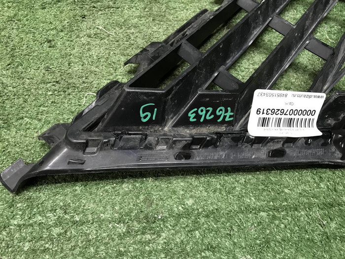 Решетка переднего бампера VW Touareg 2 NF (14-18)