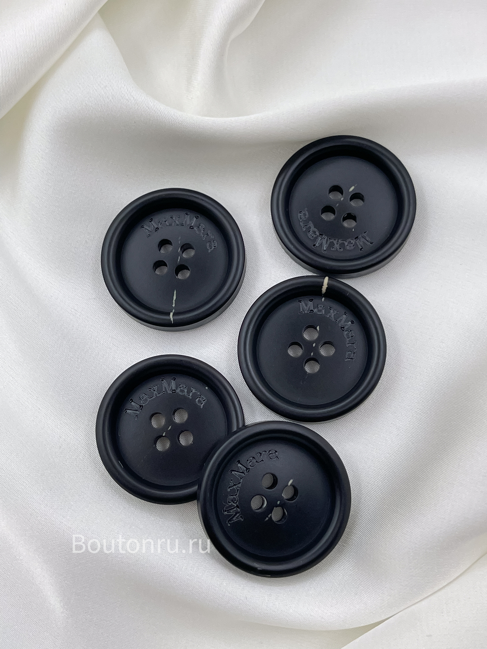Пуговицы на прокол МаксМ. черные с белой прожилкой