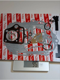 + x Набор прокладок для двигателя 154FMI 125 см3.