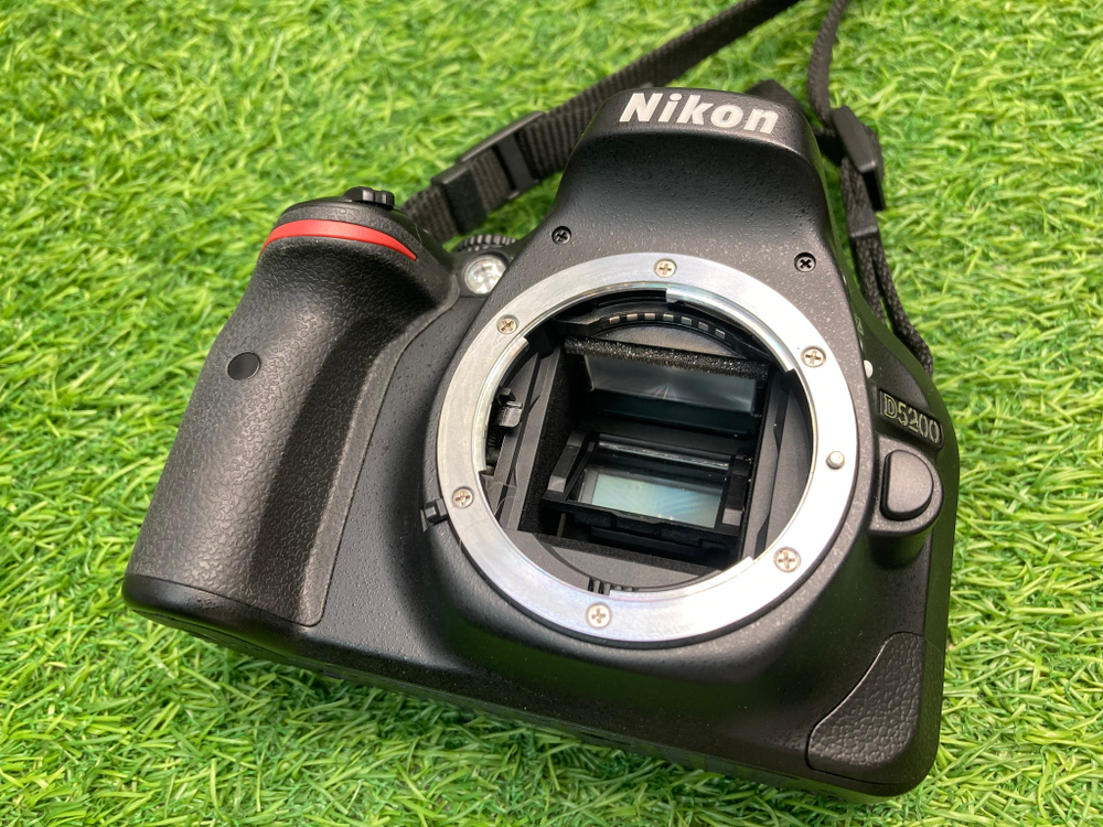 Nikon D5200 Kit 18-55mm 3.5-5.6G II ED 3900 кадров
