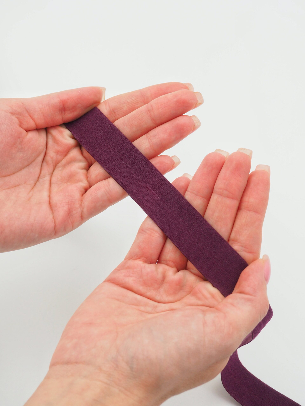 Бейка эластичная слива матовая ширина 20 мм