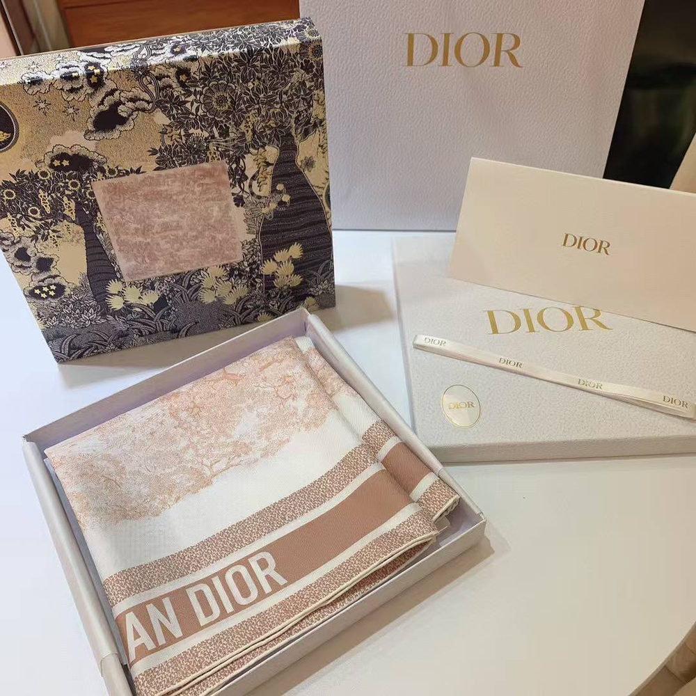 Платок Christian Dior