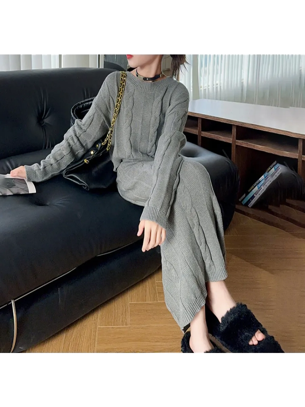 Костюм вязаный