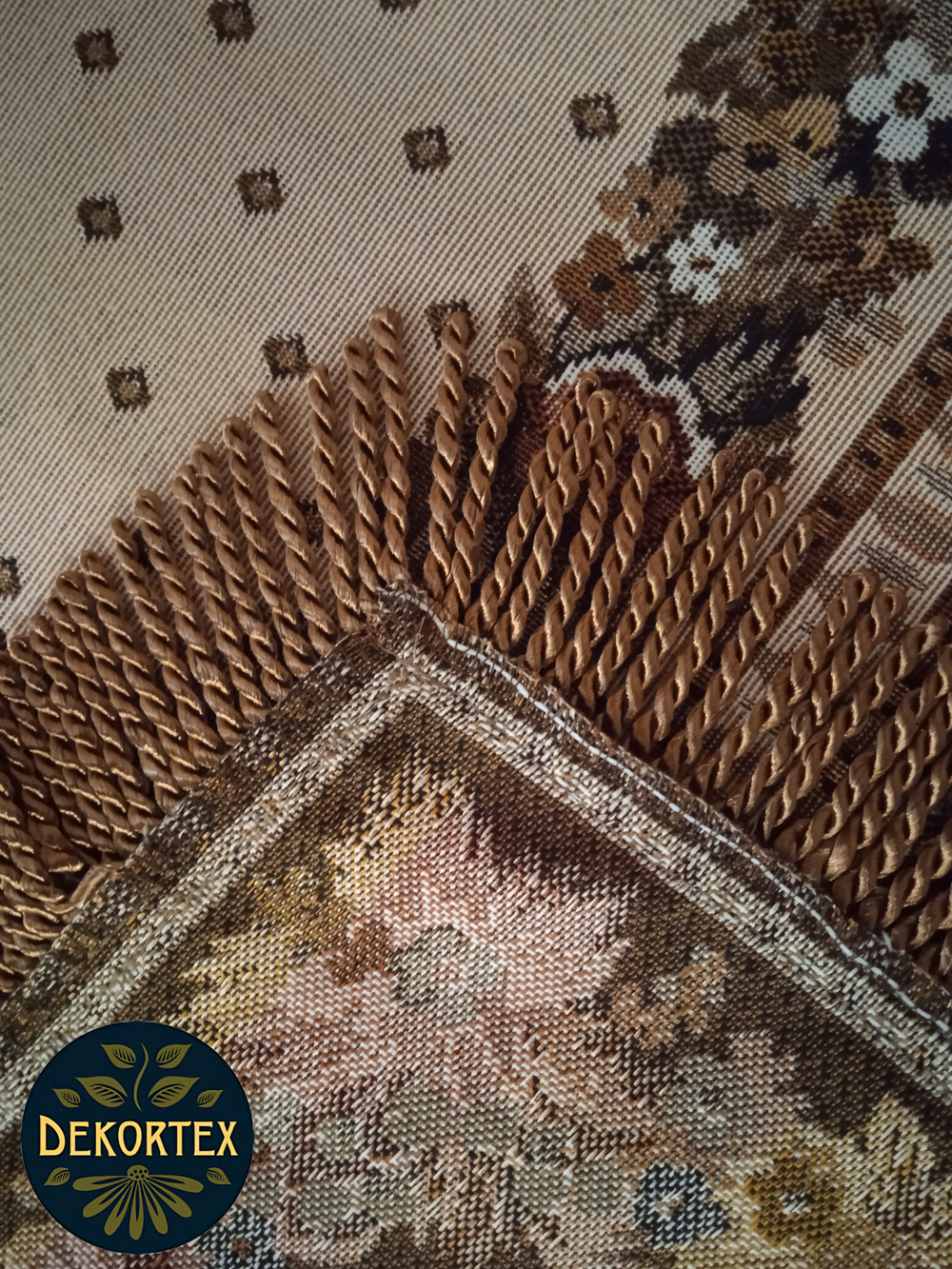 Гобеленовый набор Веночек (скатерть 163х163см + салфетка 32х32см 6шт)