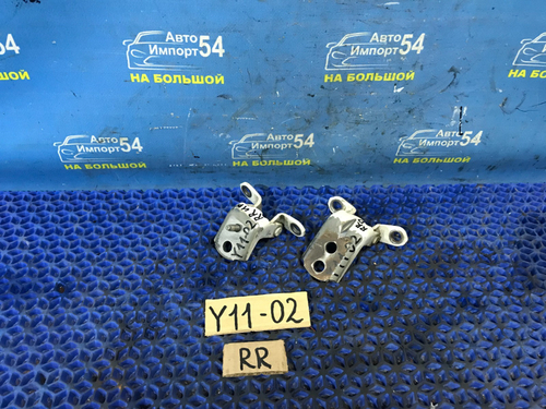 Петля двери задней правой NISSAN AD 1999