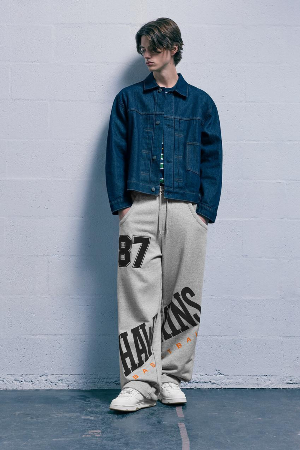 PULL&BEAR Спортивные брюки с надписью "Stranger Things", серый меланж