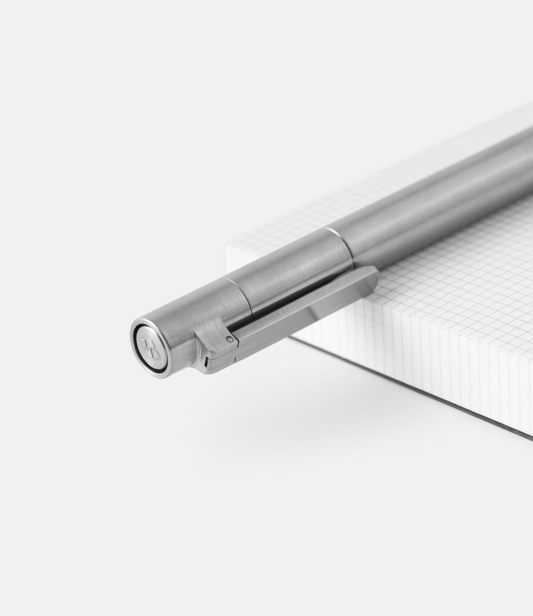 TIJ Fountain Pen — перьевая ручка из титана
