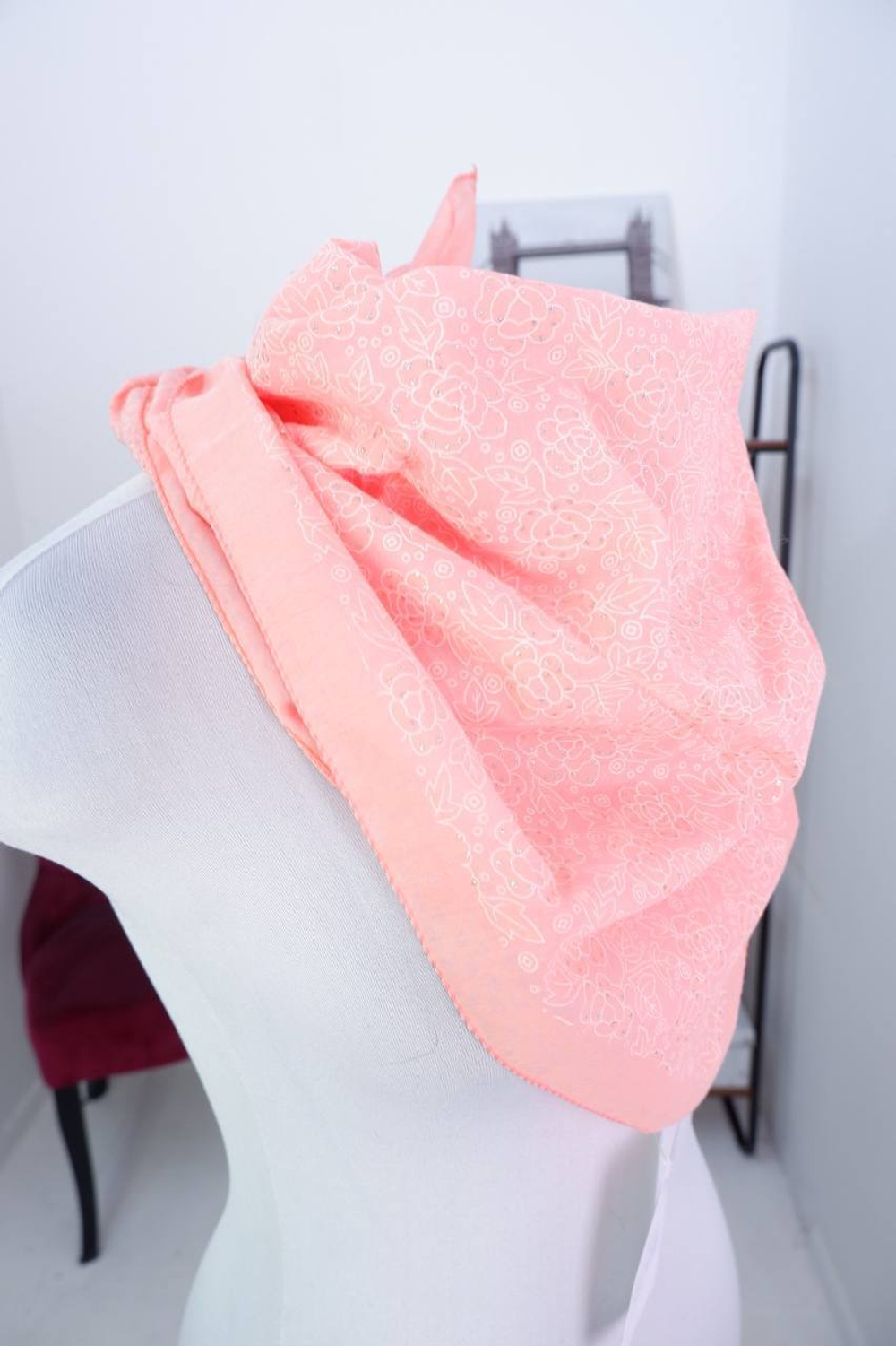 Платок со стразами