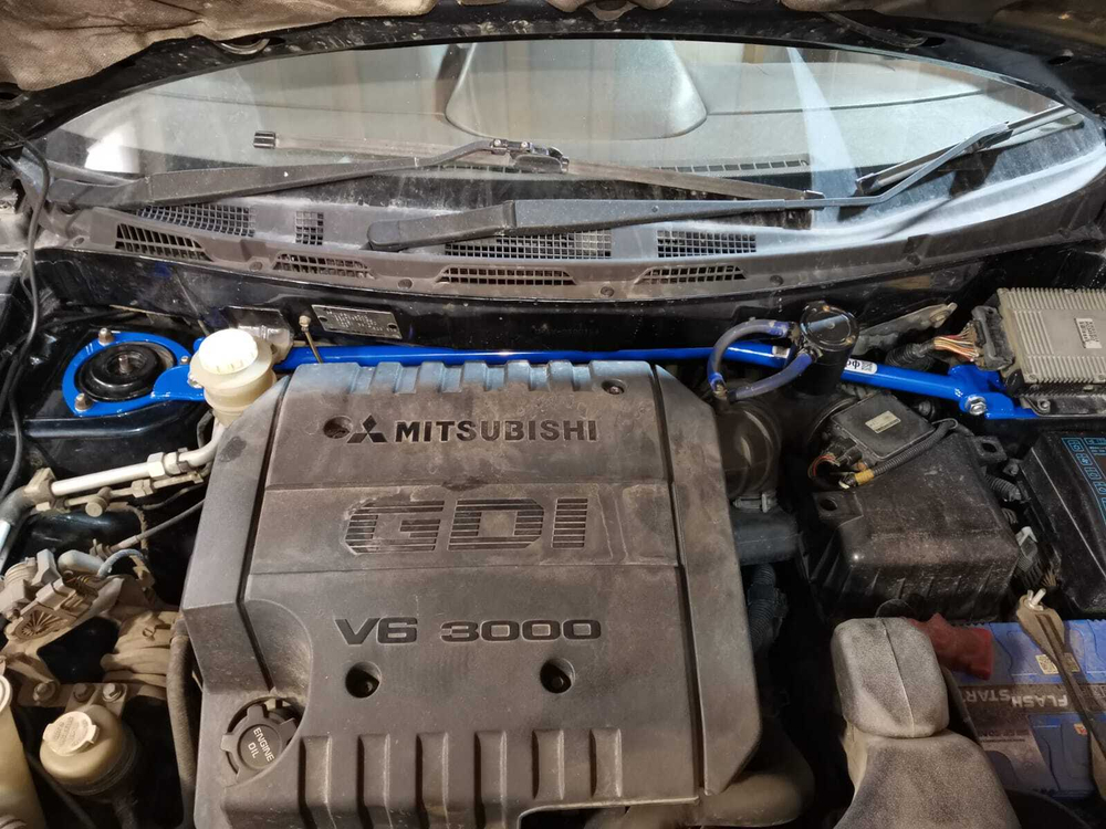 Распорка передних стоек Mitsubishi Chariot Grandis 3 (ПОД ЗАКАЗ)