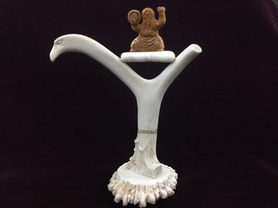 Шаман и ворон, фигура  из бивня мамонта