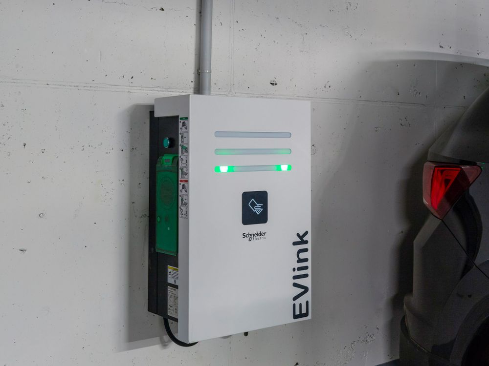 Зарядная станция EVlink PARKING Wall (EVW2S22P44) - 4