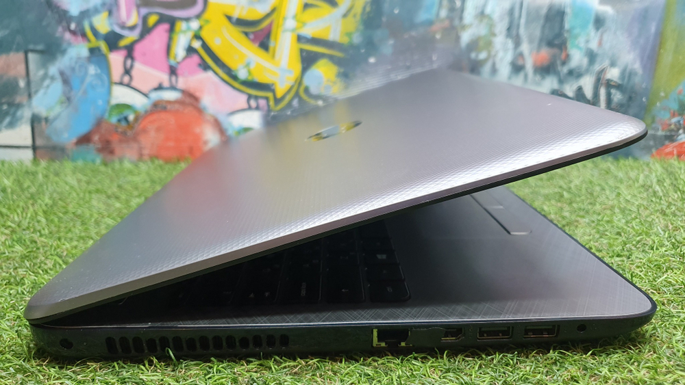 Ноутбук HP i3/4Gb