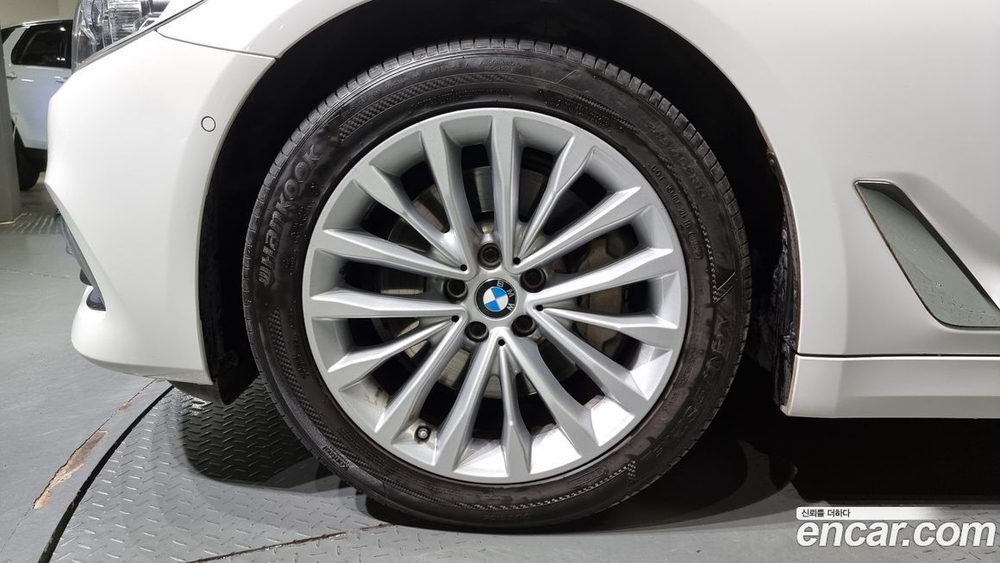 BMW 5 Series (G30) 530i Luxury Plus (09.2020)