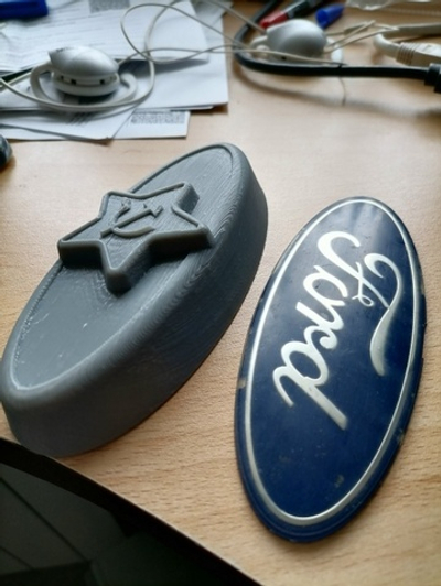 знак на радиаторную решетку FORD C-Max. Castom.