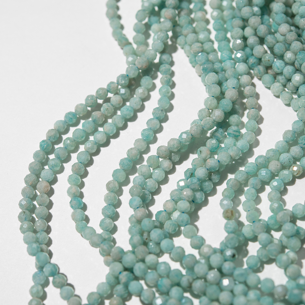 Амазонит натуральный, 3,4мм, шар, микроогранка