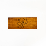 Деревянная разделочная доска из цельного куска древесины сибирского кедра для сыра с гравировкой "Мышонок с сыром" RD26