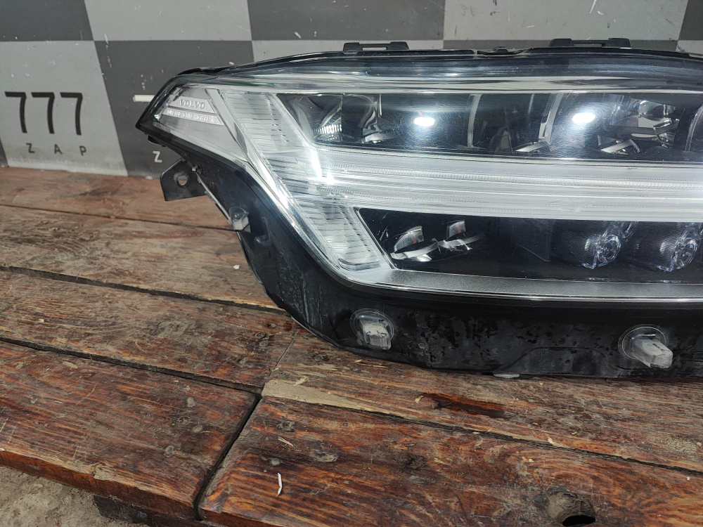 Фара правая Adaptive LED Volvo Xc90 2 14-нв Б/У Оригинал 31655715