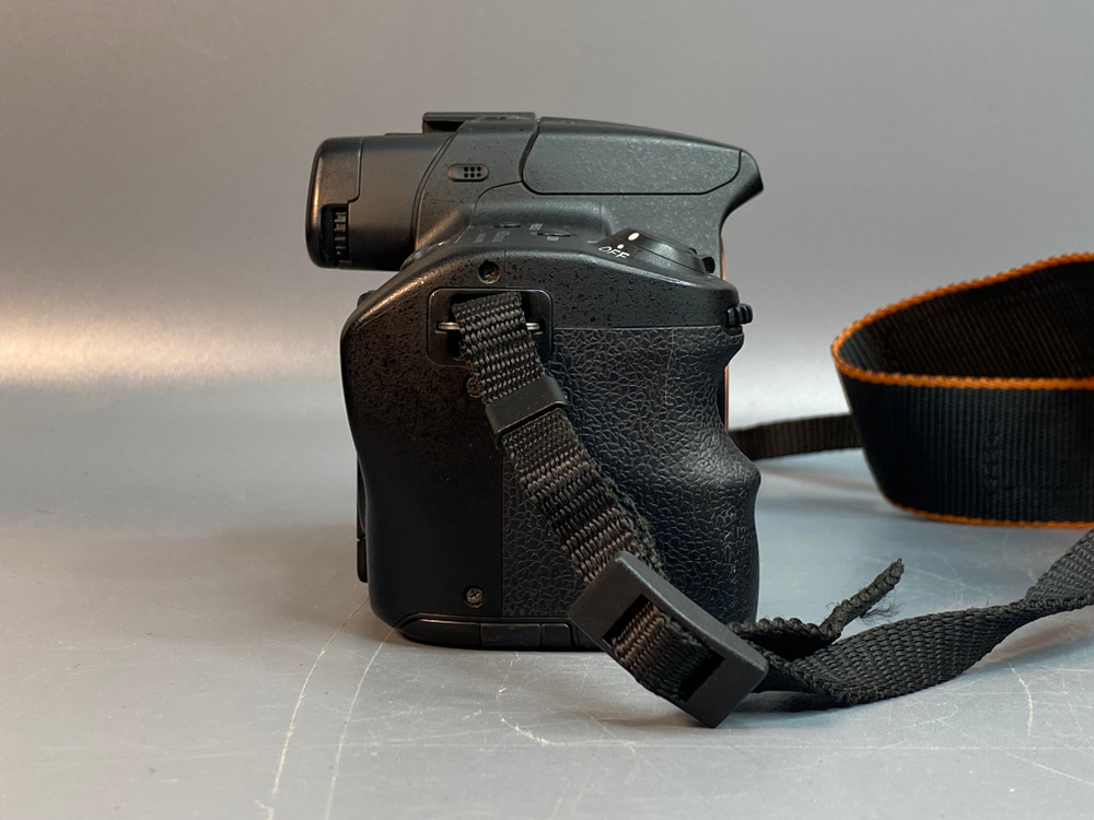 Sony Alpha SLT-A37 Kit 18-55mm 20.200 кадров