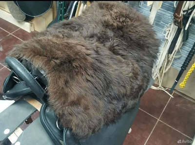 Подушка из овчины  на седло для лошади!