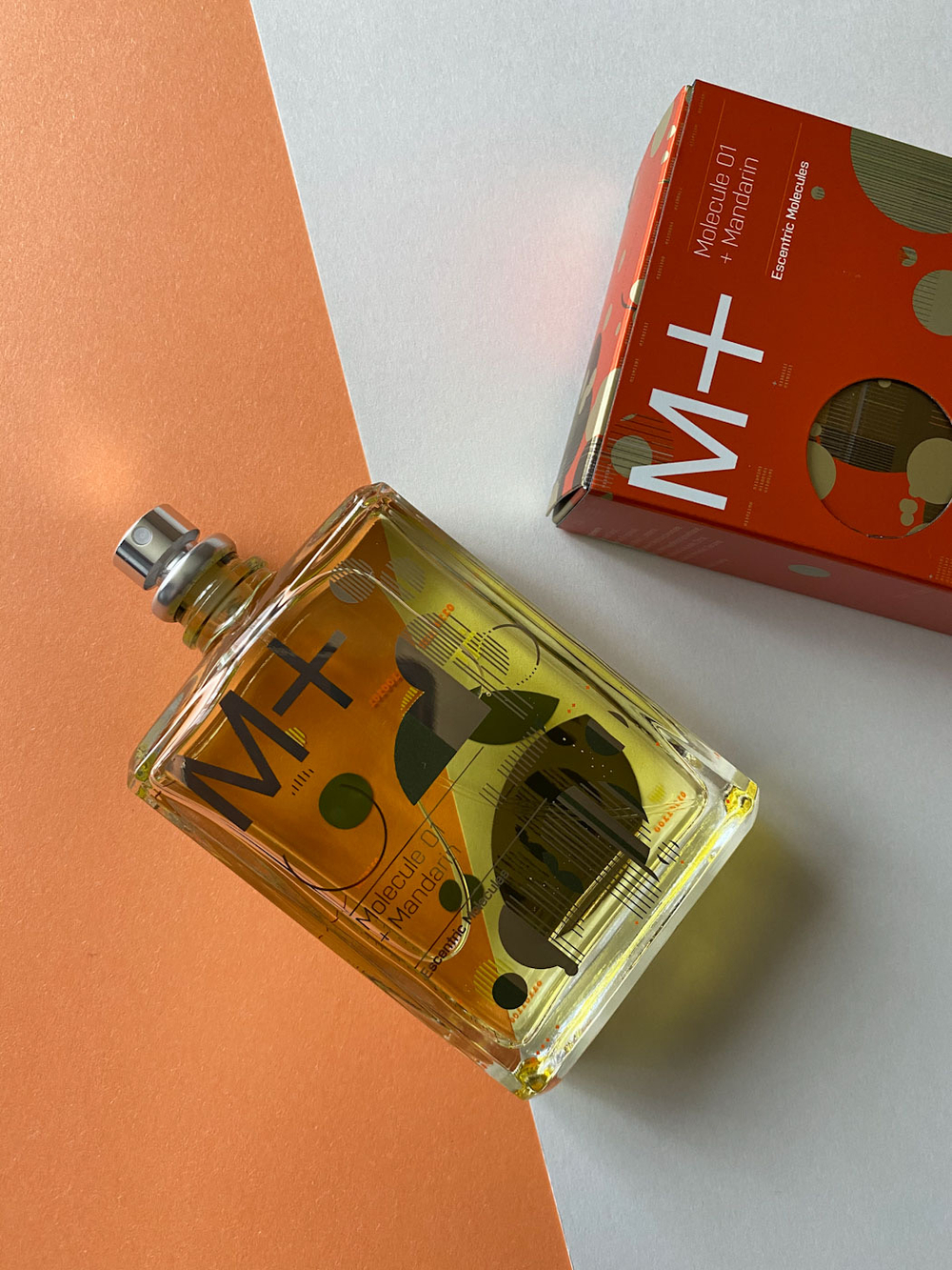 Escentric Molecules Molecule 01 + Mandarin