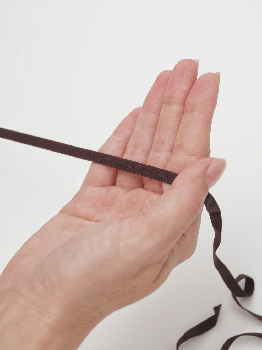 Резинка узкая бельевая горький шоколад ширина 6 мм