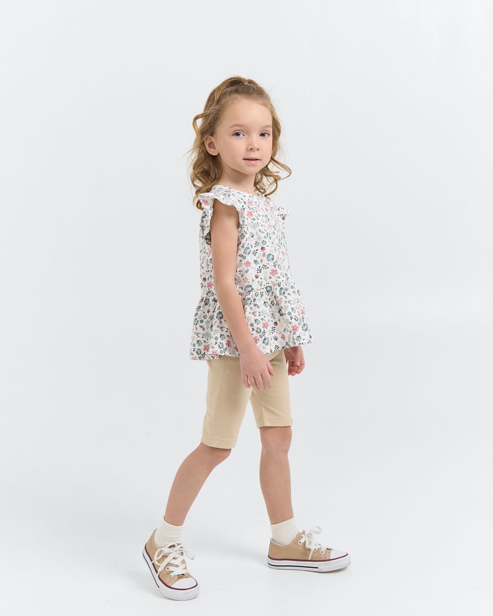 Футболка с баской "Цветы"