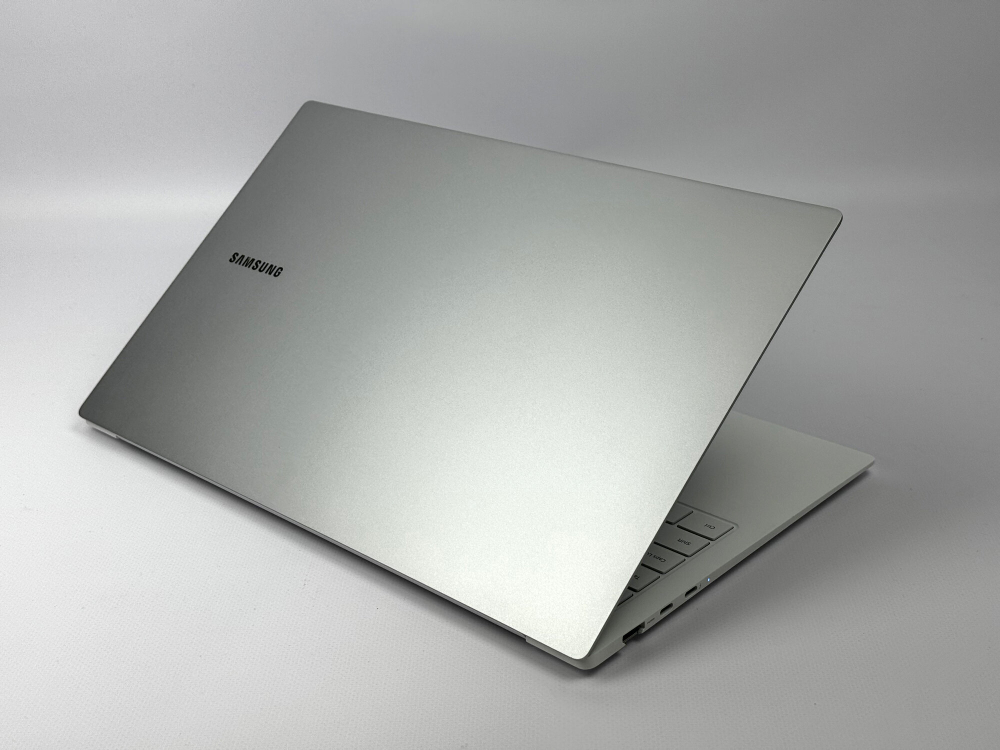 Ультрабук Samsung Galaxy 2 Pro i51240p/8GB(RAM)/512GB(SSD)15.3/FHD/60HZ/Win11