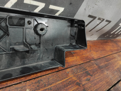 Площадка гос. номера Toyota Land Cruiser 200 15-21 Б/У Оригинал 5211460230