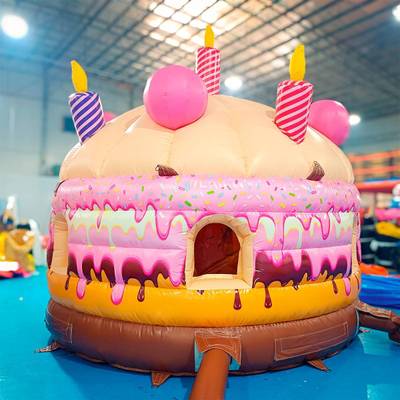 Надувной коммерческий батут "Торт" с окошками, 4x4x3,5 м