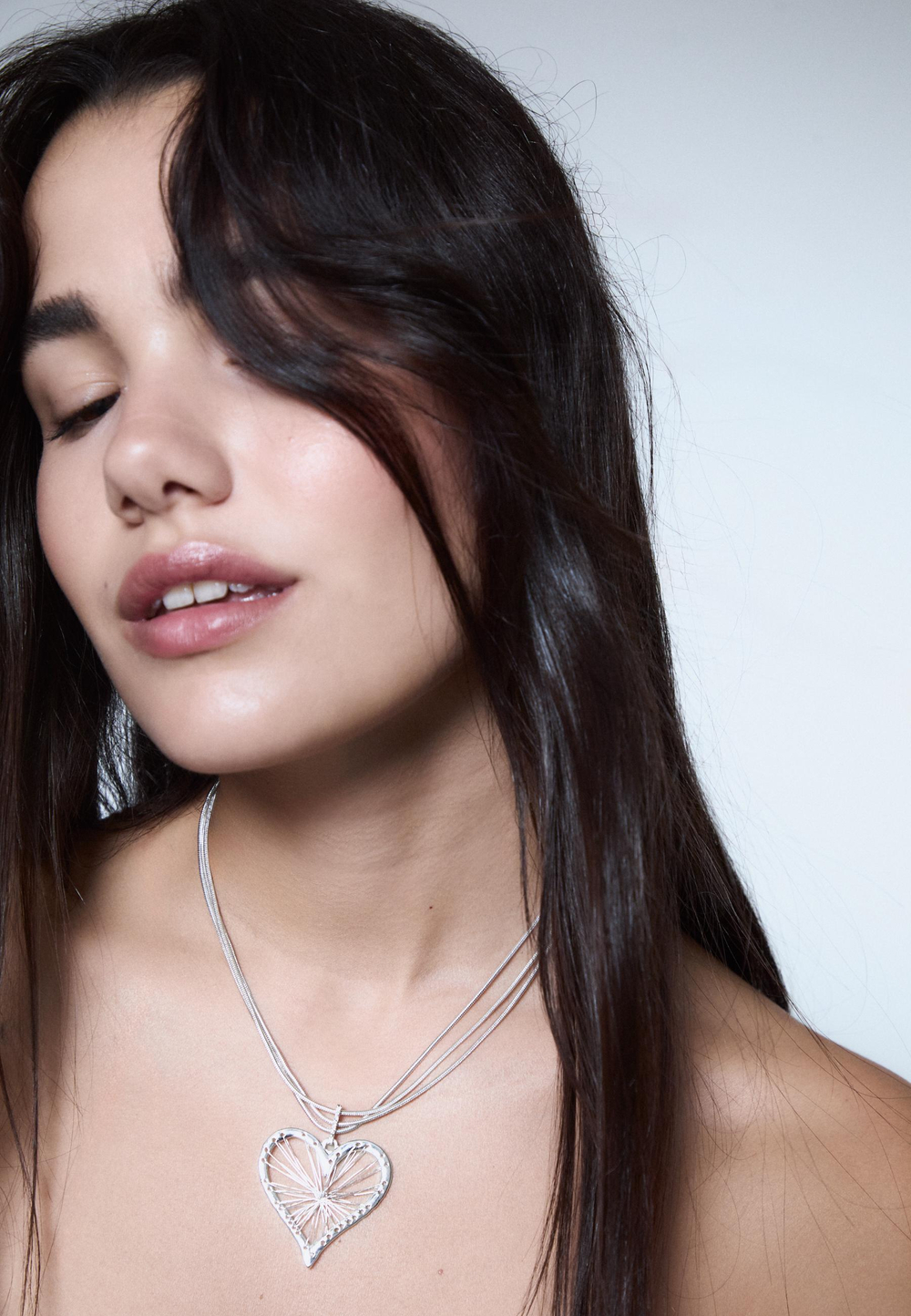 STRADIVARIUS Металлическое ожерелье в форме сердца, серый