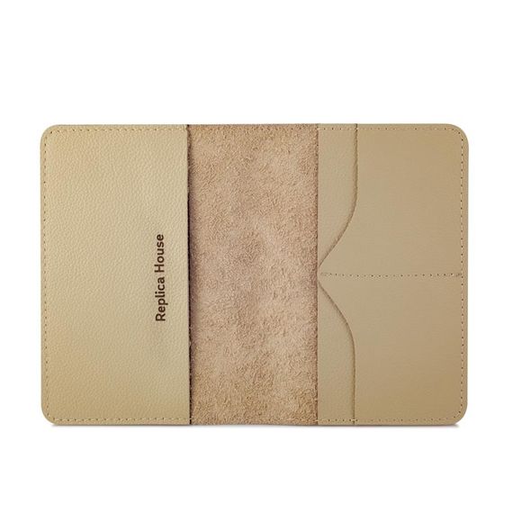 Изображение обложки для паспорта мудрая сова и зернистой кожи молочного цвета, фото с внутренней стороны развернуто, без наполнения.