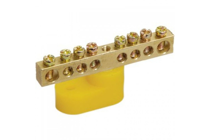 Шина PE "земля" на одном угловом изоляторе ШНИ-6х9-8-У1-Ж IEK