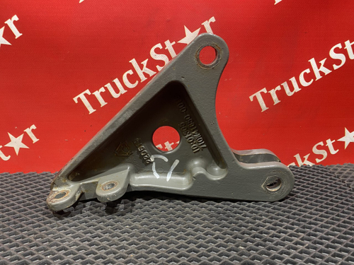 Кронштейн усилителя бампера правый 2023г.