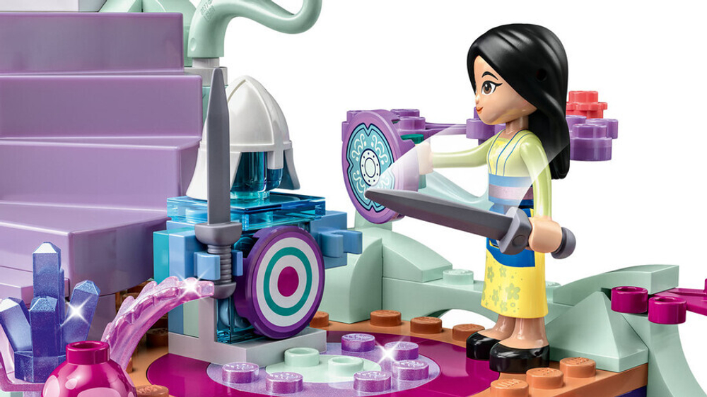 Конструктор LEGO Disney 43215 Заколдованный домик на дереве