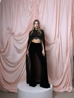 Топ из кружева, Черный