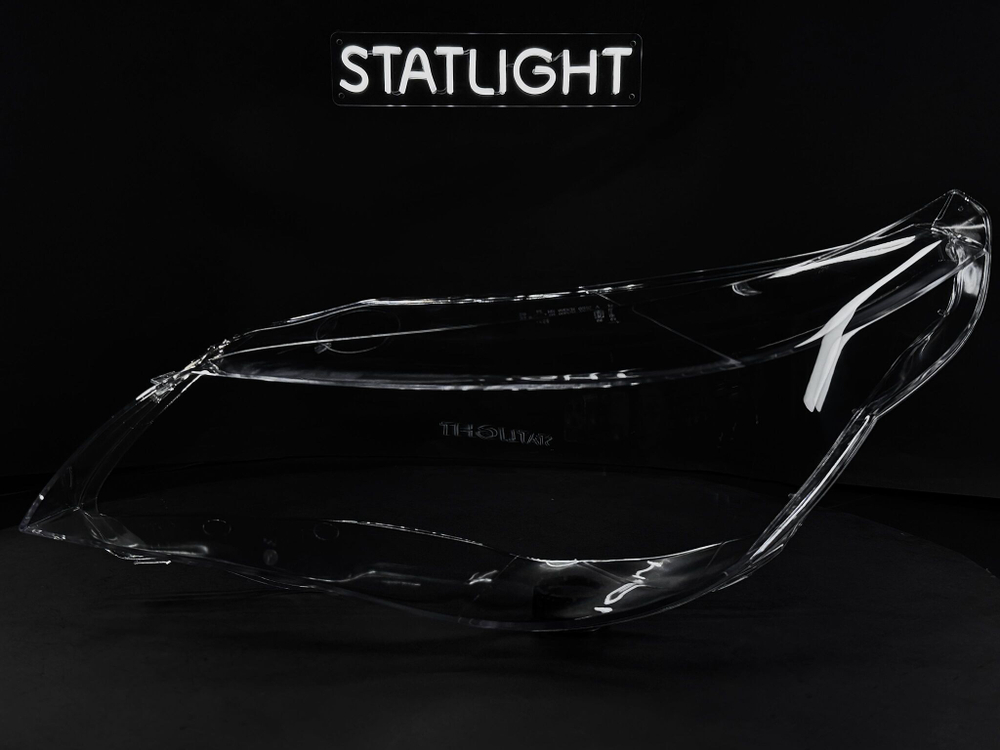 Левое стекло фары BMW E60 2002-2010 без ресницы