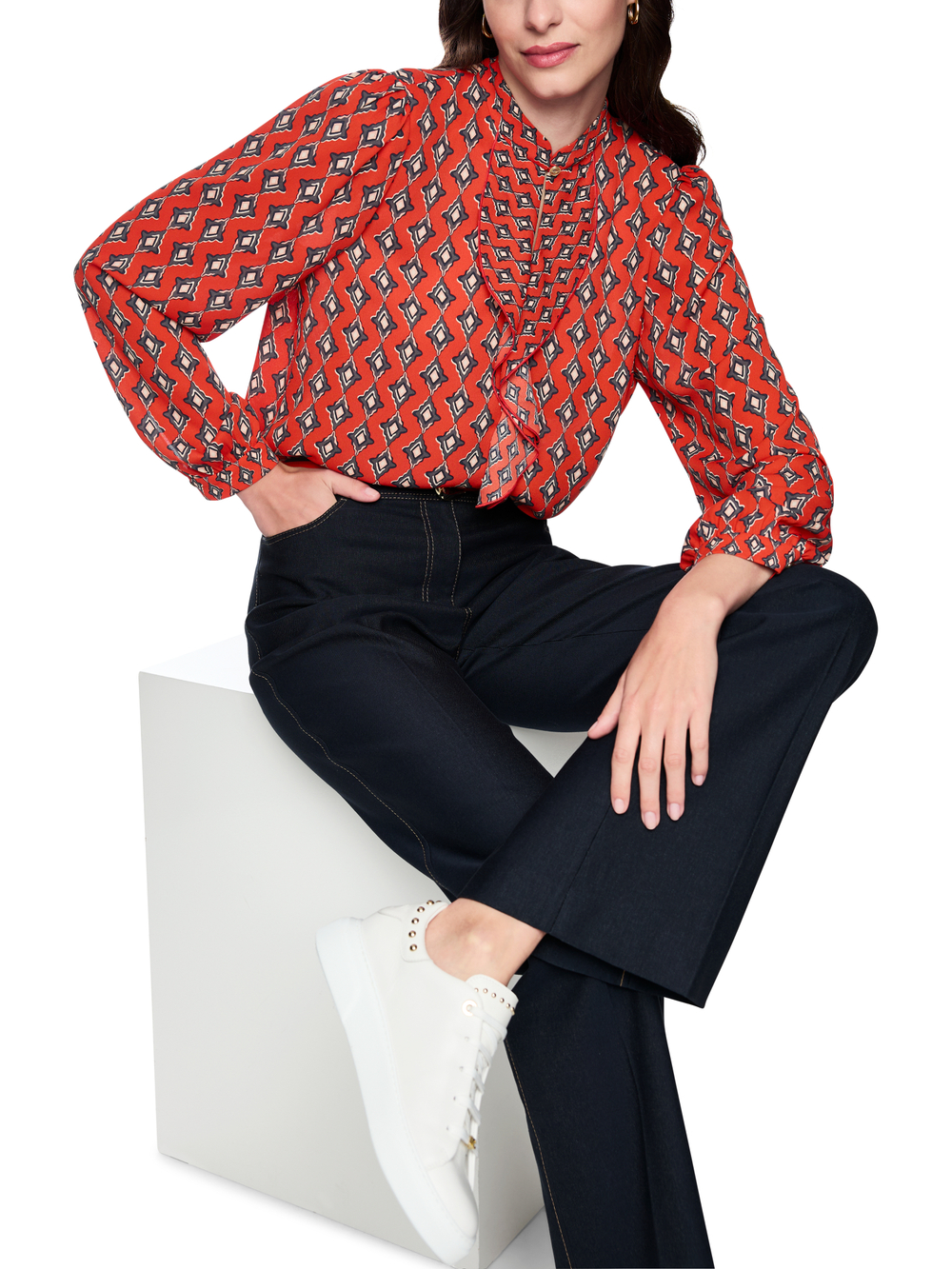 Блузка из полиэстера