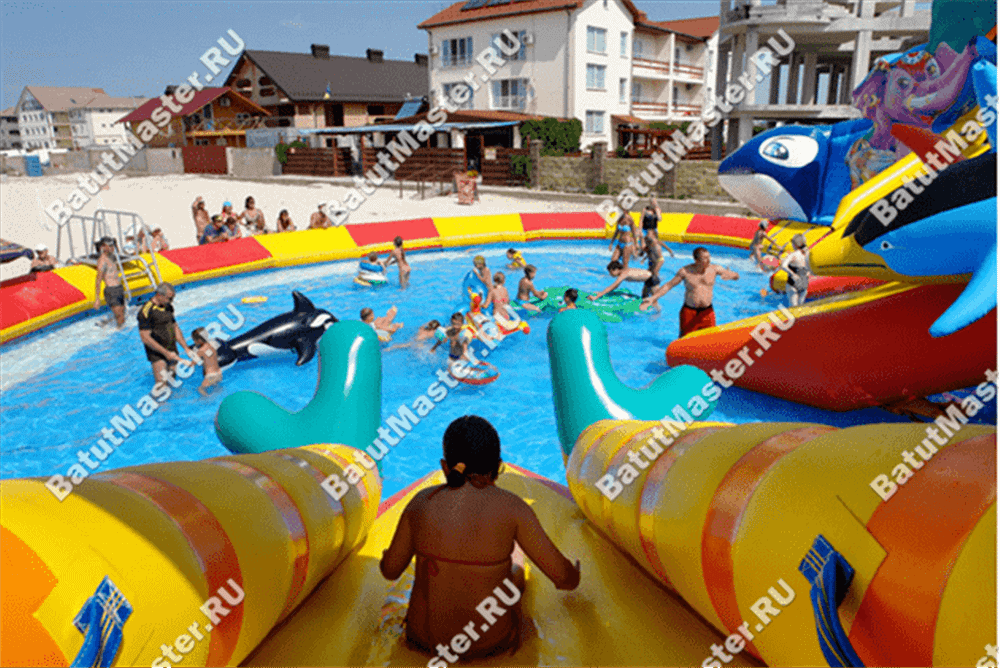 Надувной наземный аквапарк «Аквасфера» с бассейном, 20x18.5x7 м.