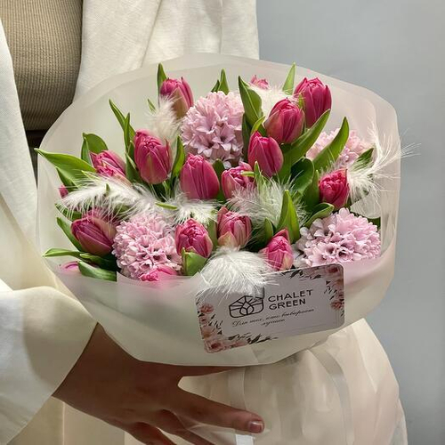 Авторский букет из ароматных гиацинтов и пионовидных тюльпанов. Авторский букет 024 Chalet Green
