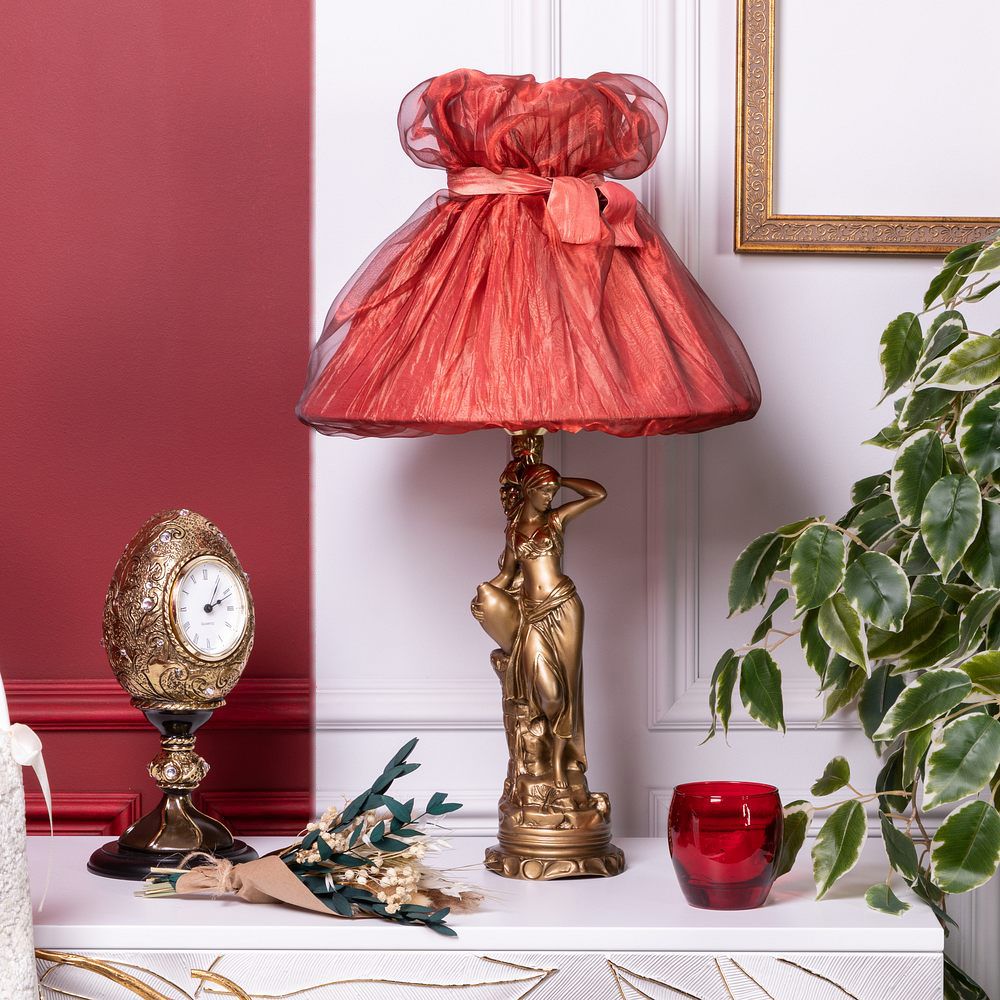 Настольная лампа Девушка с кувшином Бронза с абажуром Мадлен Роза