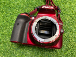 Nikon D3300 Красный 2000 кадров