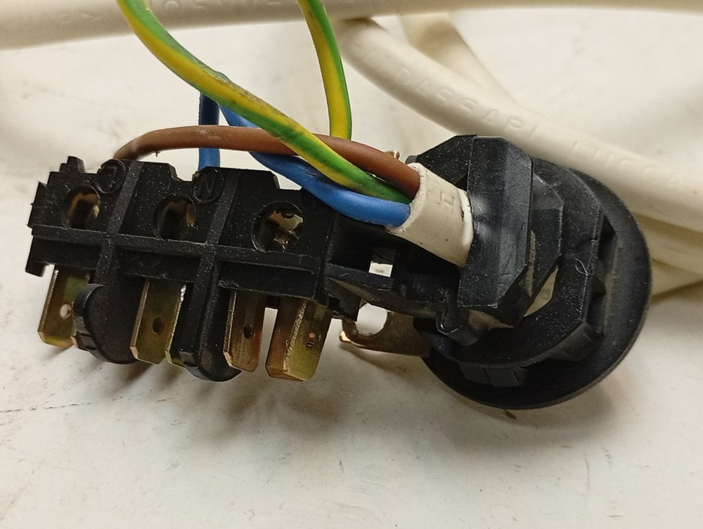 WDN2067WF кт37 Сетевой шнур с колодкой для стиральной машины Indesit б/у