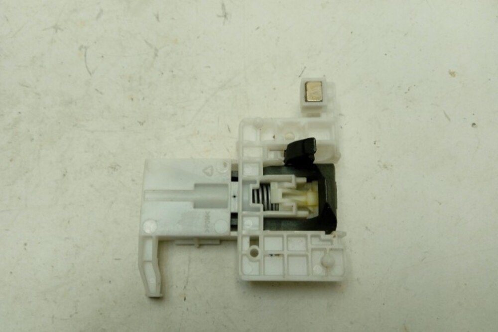 SRV53M00RU/06 ктп18 Замок двери для посудомоечной машины Bosch 9000638631 б/у