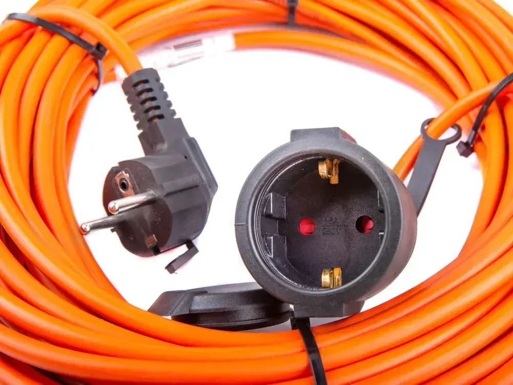 Удлинитель 30 метров силовой ПВС 3х1,5 в бухте 1 розетка (с/з), уличный для электроинструмента, строительных и ремонтных работ