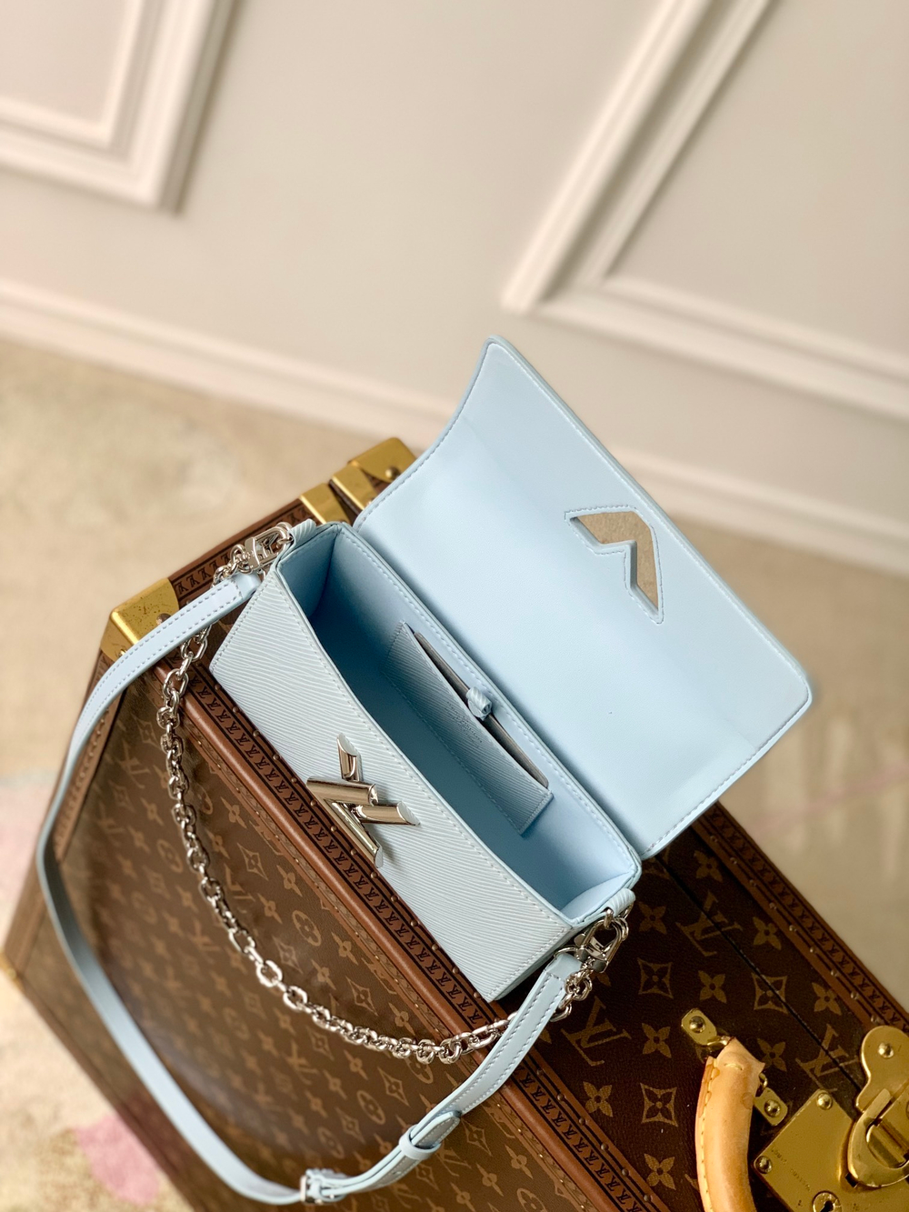 Louis Vuitton Twist West Pochette