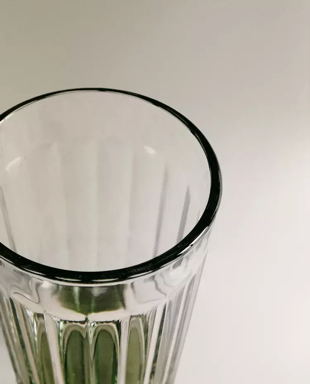 ZARA HOME СТАКАН ИЗ СТЕКЛА С РЕЛЬЕФНЫМ УЗОРОМ, ЗЕЛЕНЫЙ