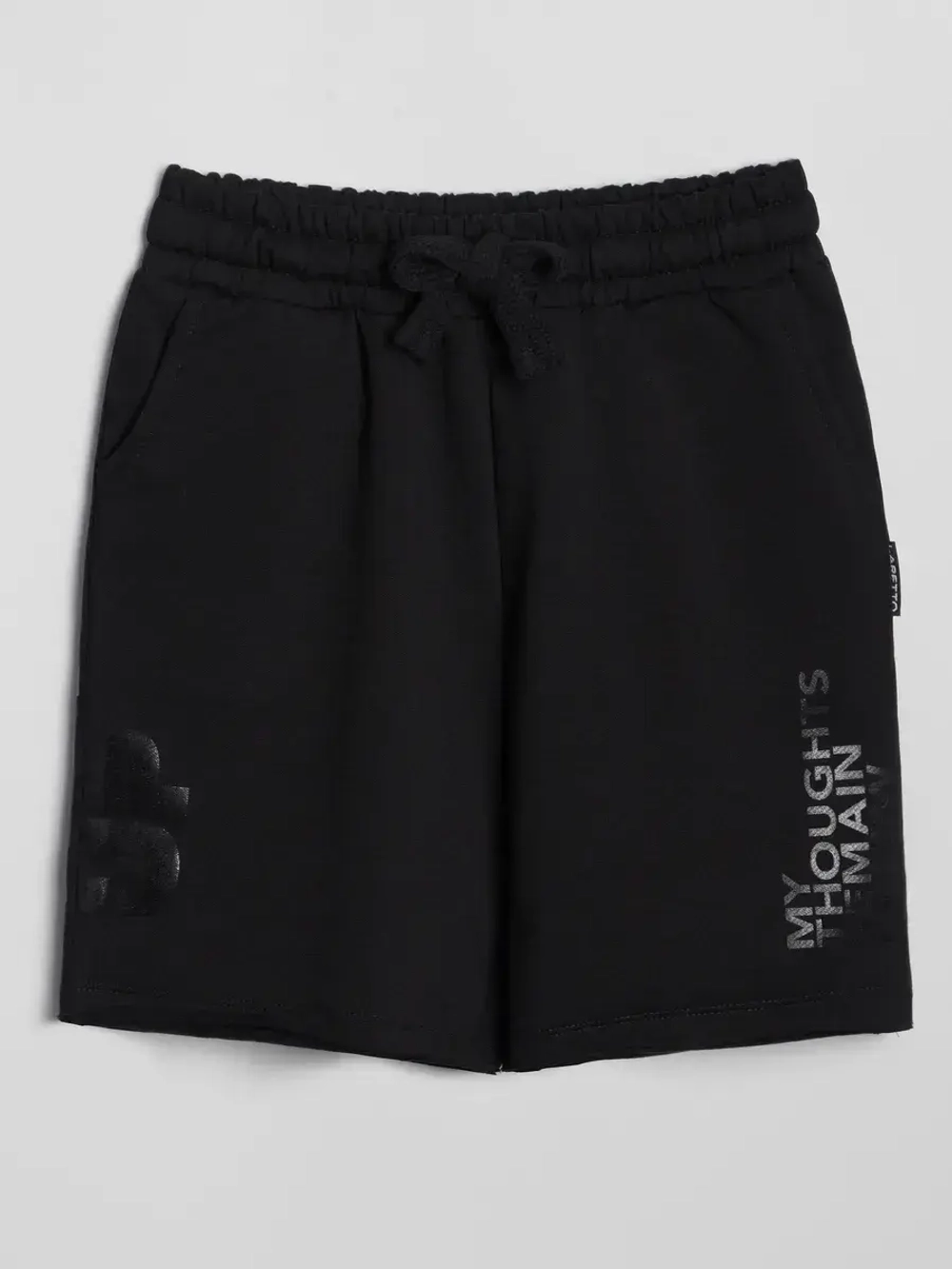 Спортивные шорты для мальчика в школу